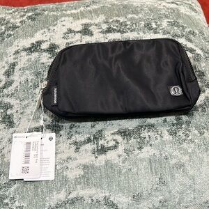 Lululemon everywhere belt bag